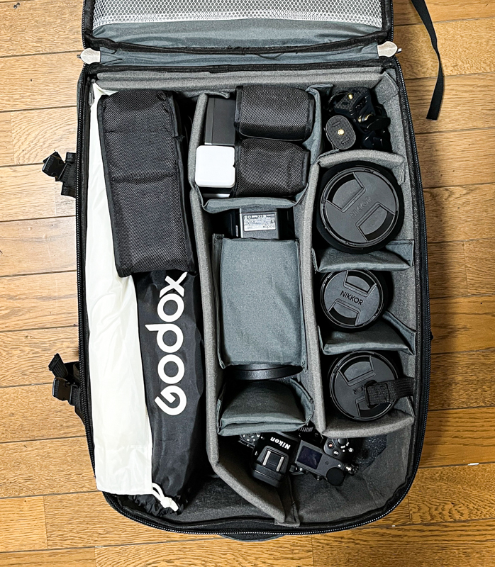 GODOX CB17にカメラ機材類を入れた画像